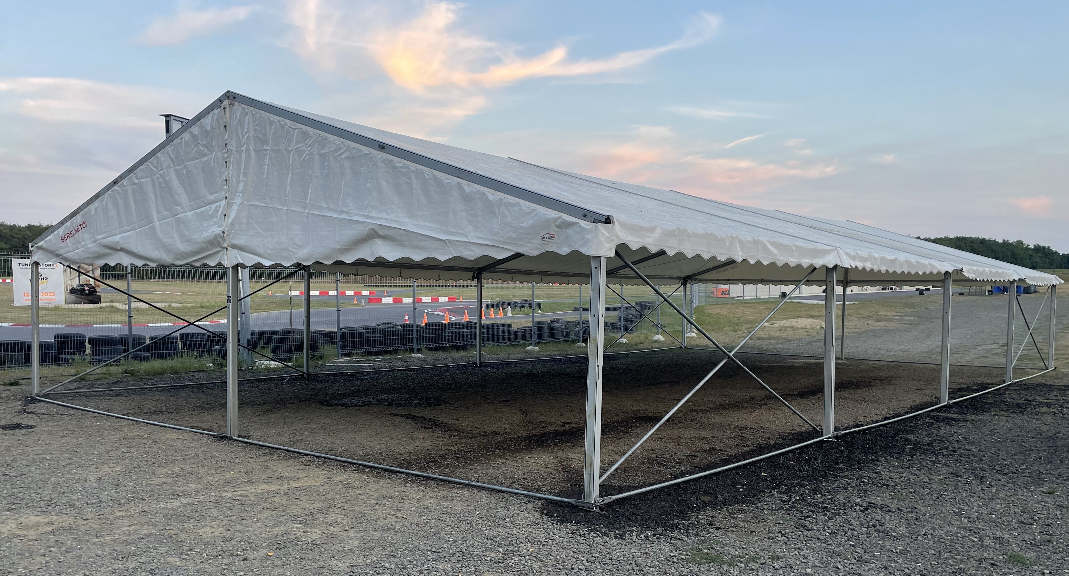 Röder Partysátor 10x20 m 7