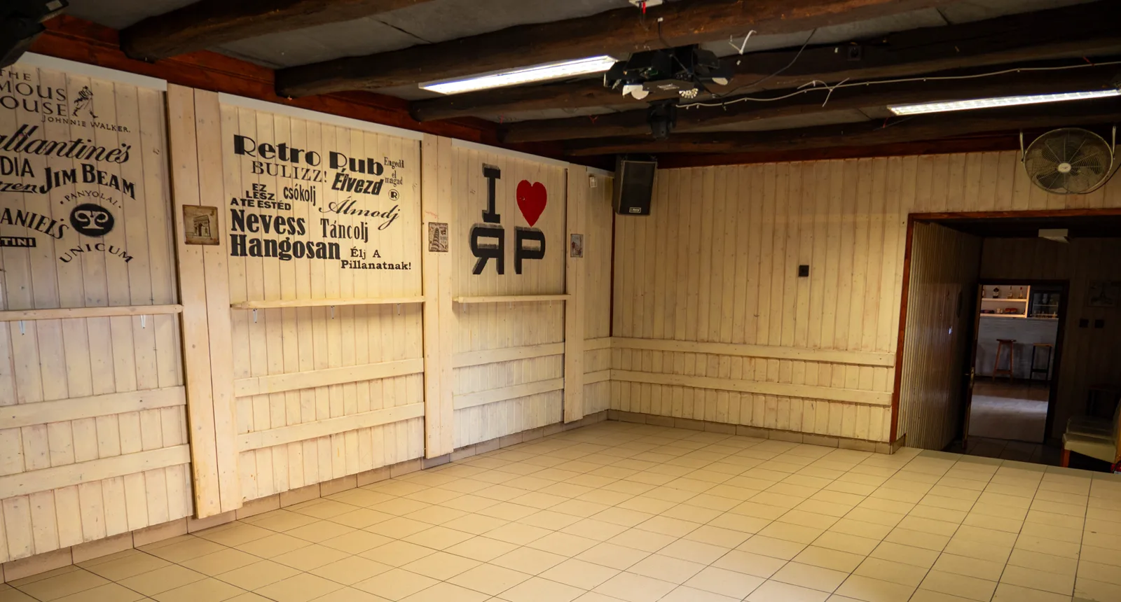 Retro Pub – Kero Group rendezvény és eszközfotó, 11. kép